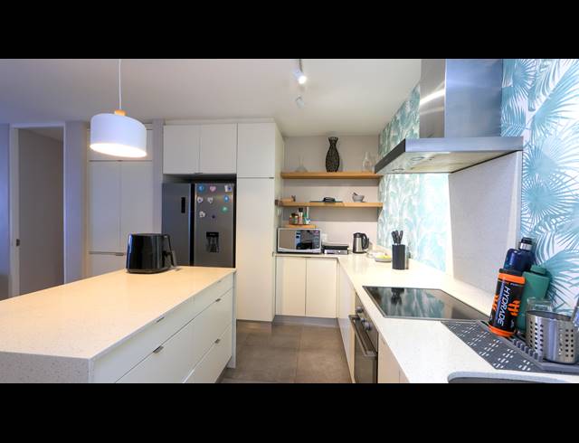 2 BEDROOM SIMPLEX FOR SALE IN UMHLANGA CENTRAL